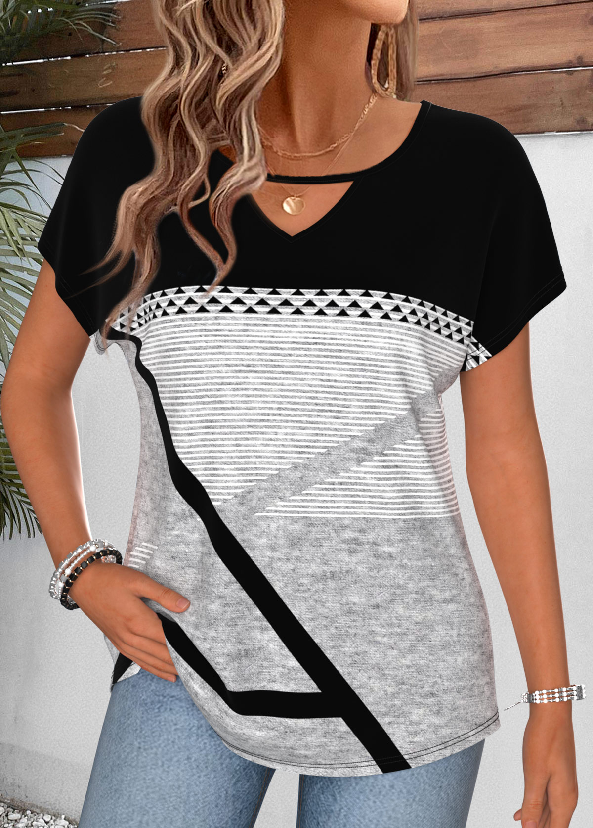 Black Geometric Print Short Sleeve Round Neck T Shirt | picture 
