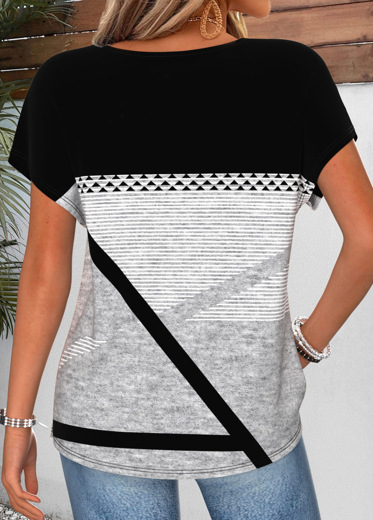 Black Geometric Print Short Sleeve Round Neck T Shirt | picture 