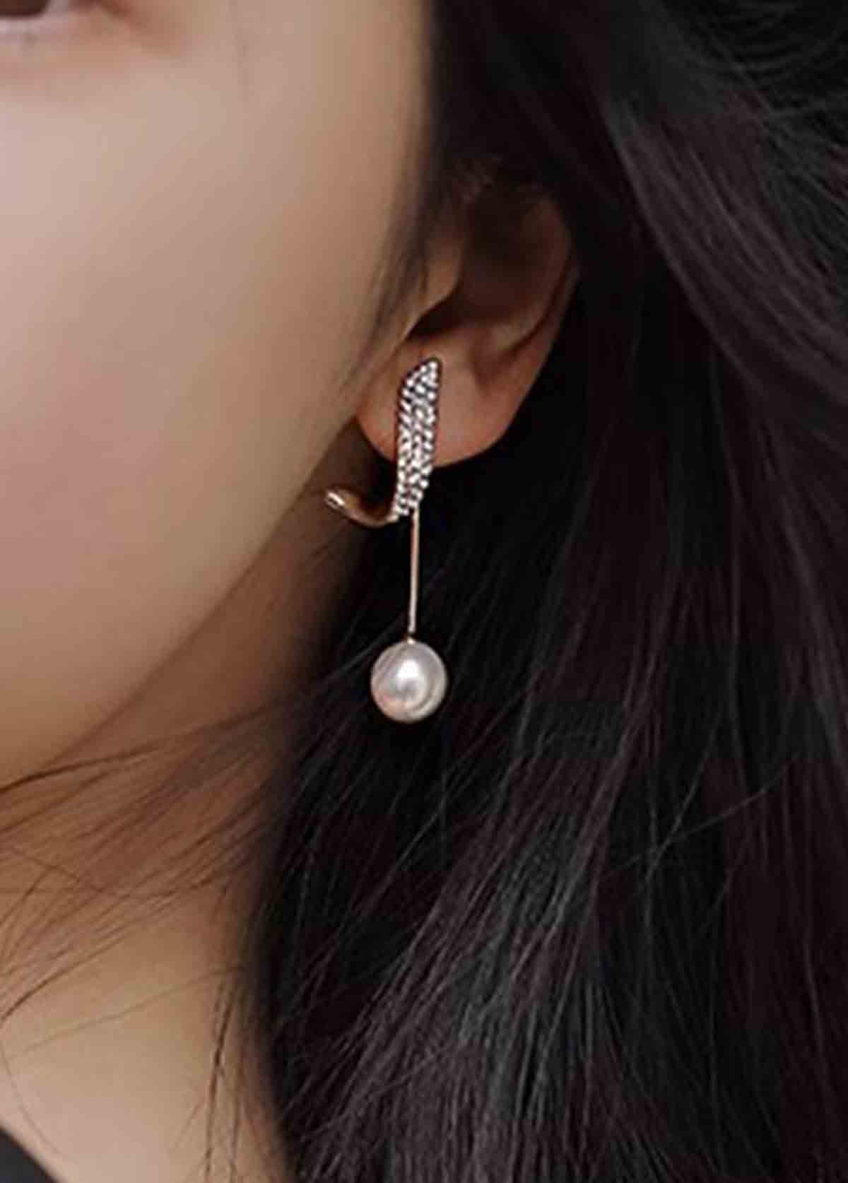 White Pearl Design Asymmetrical Alloy Earrings | picture 