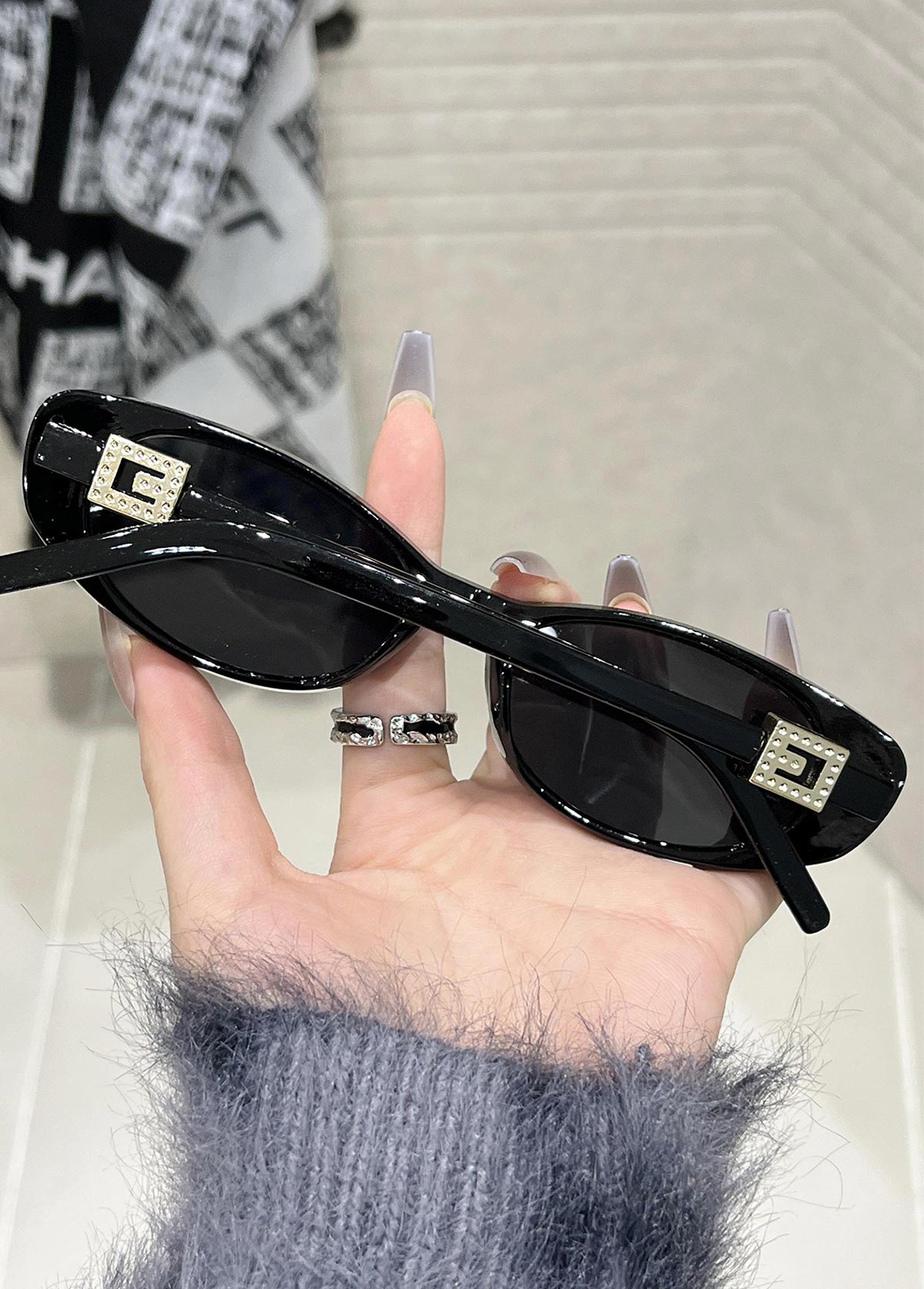 Black Color Cat Eye Design Sunglasses | picture 