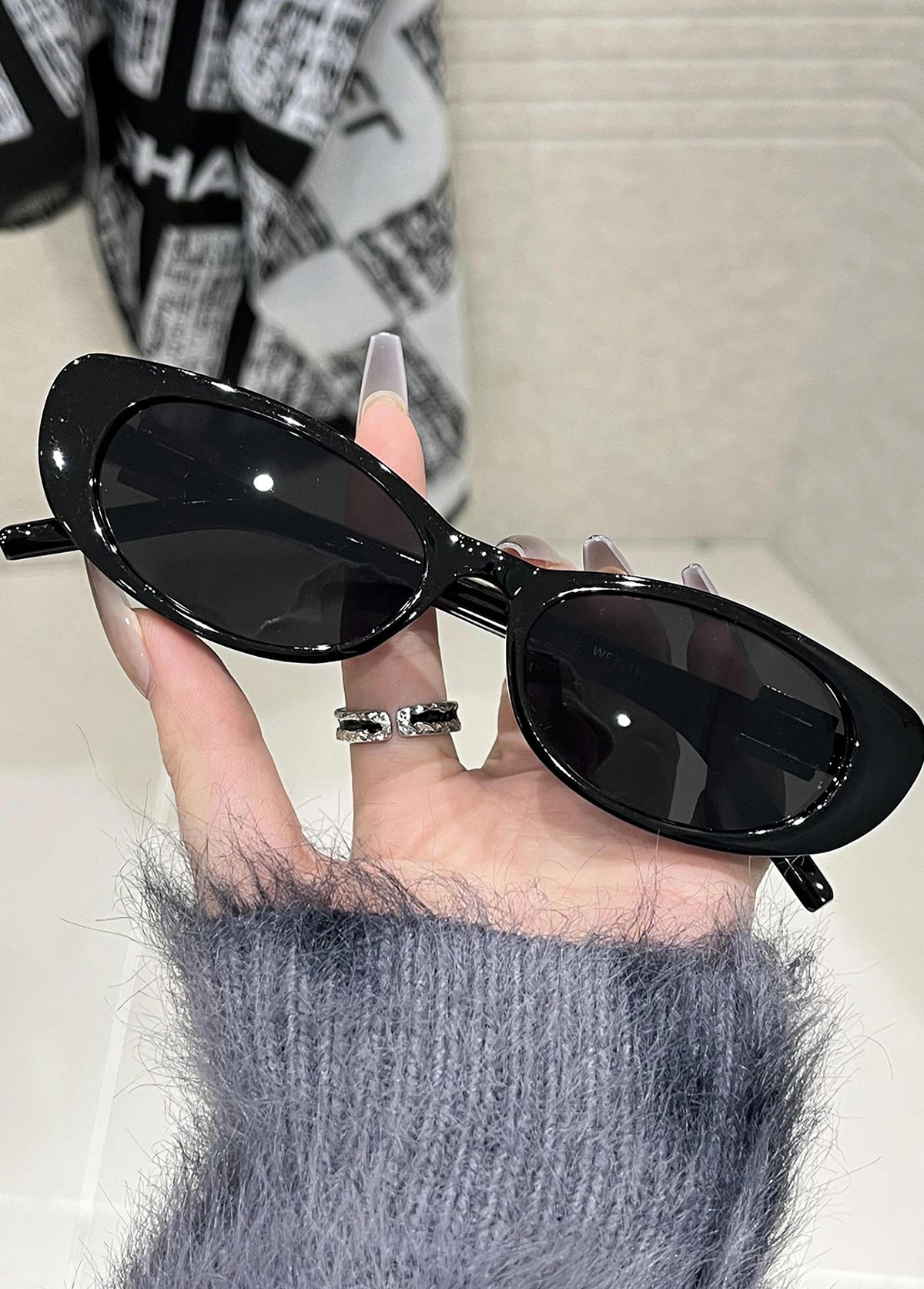 Black Color Cat Eye Design Sunglasses | picture 
