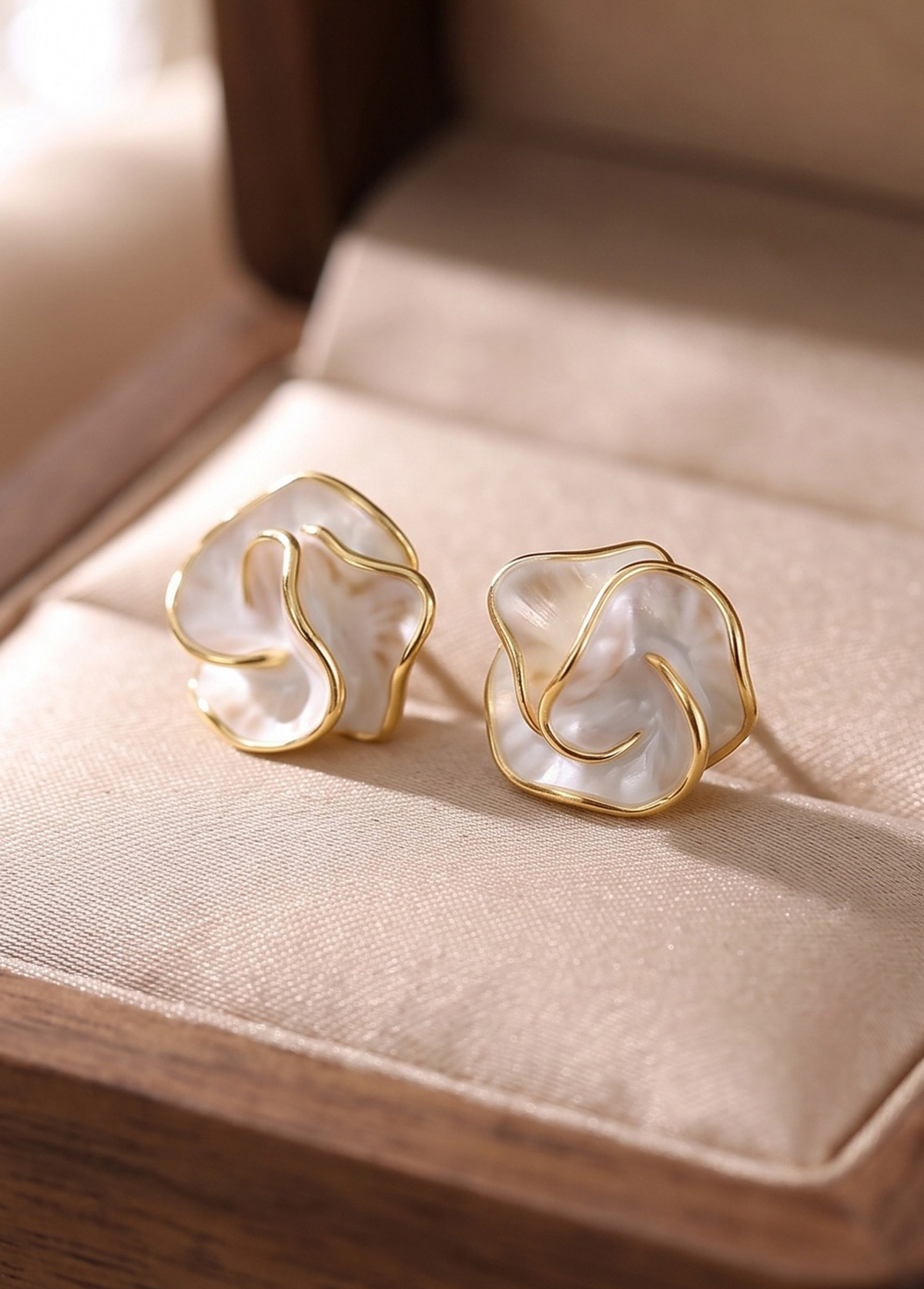 Silvery White Asymmetrical Alloy Ear Studs | picture 
