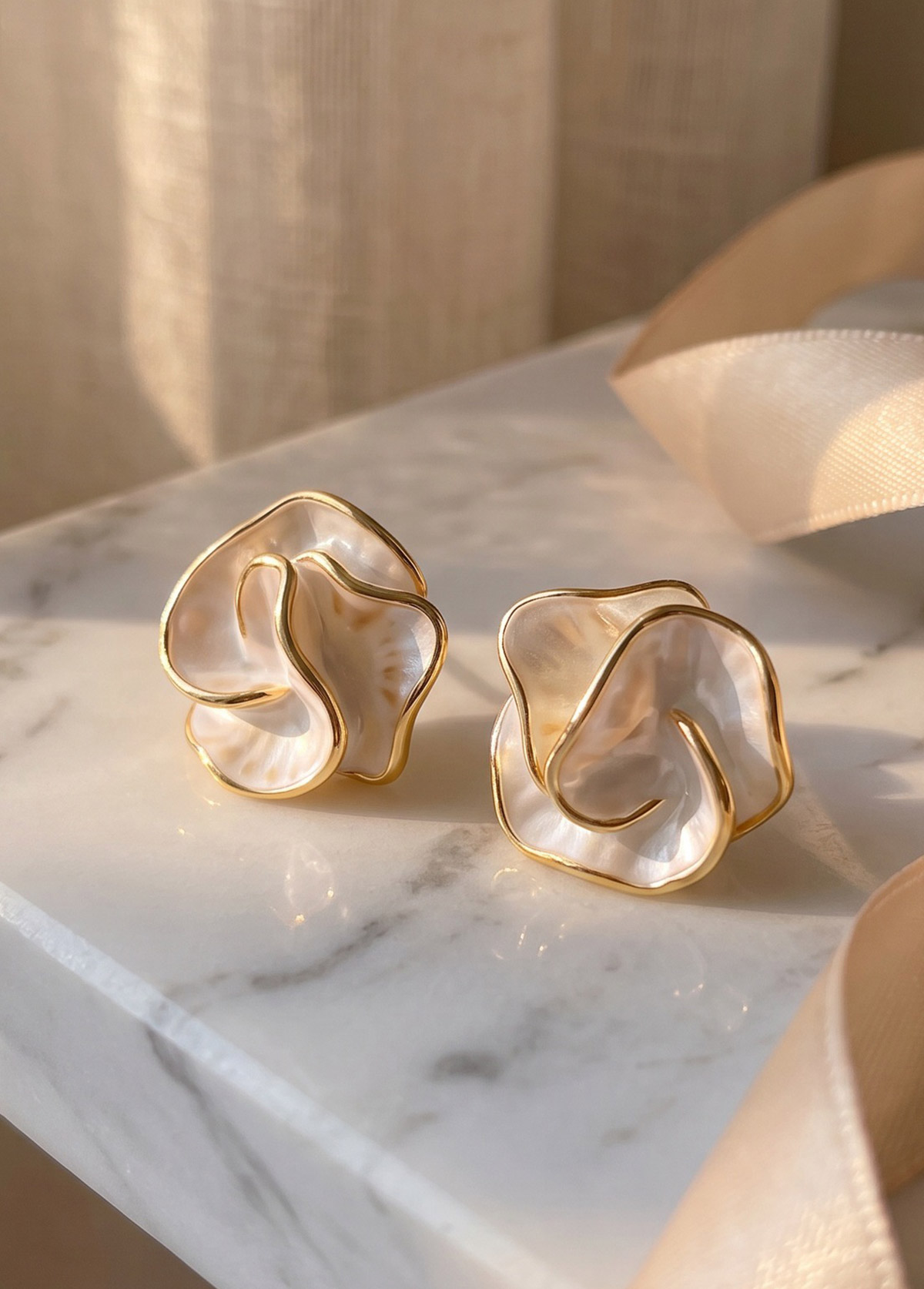 Silvery White Asymmetrical Alloy Ear Studs | picture 